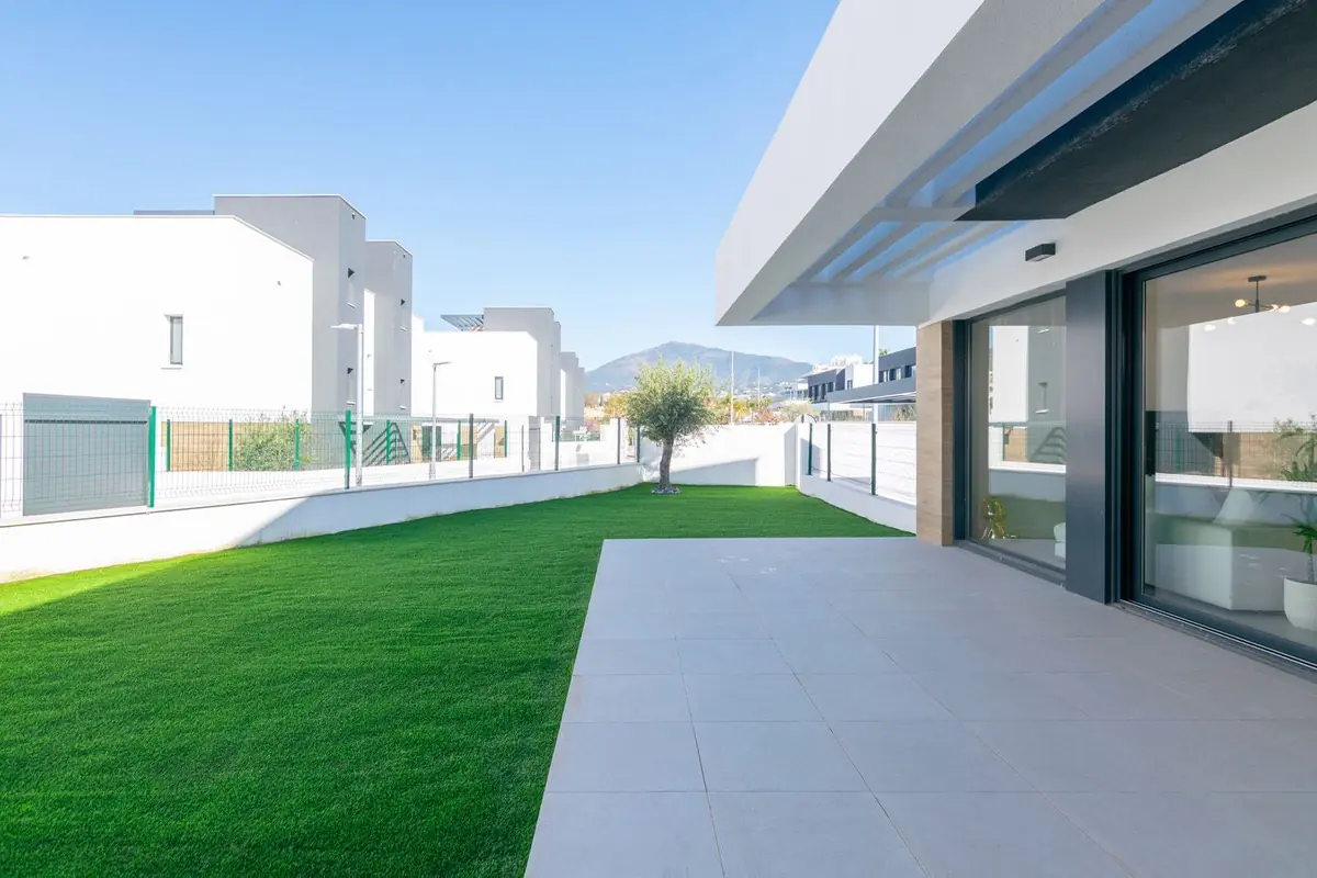 Garden and terrace at the villa in Atalaya